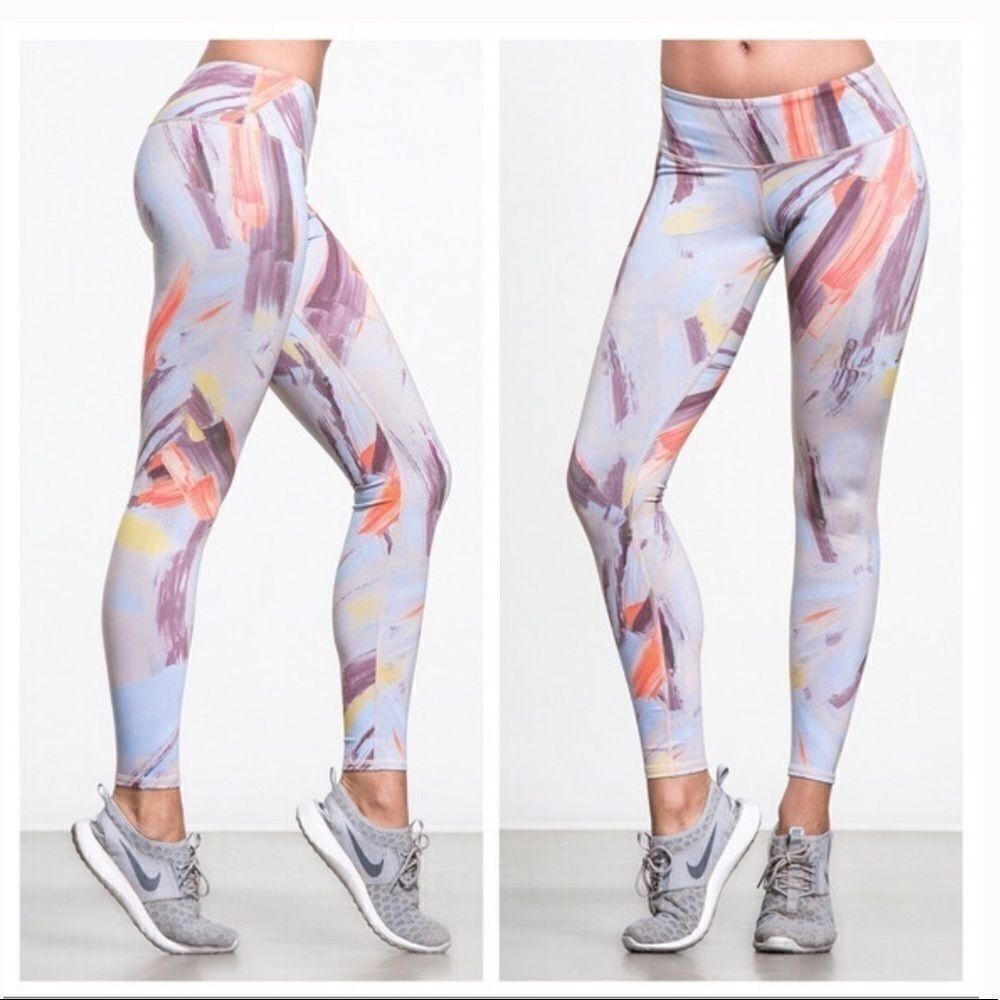 EUC ALO YOGA SMALL AIRBRUSH PAINT STROKE LEGGINGS